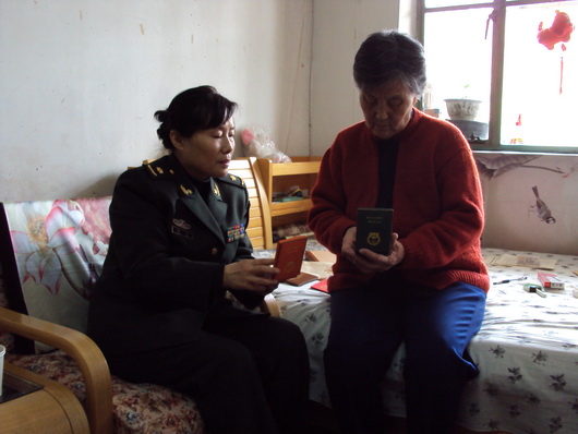 老八路张云从子女向军博捐赠其生前勋章记略